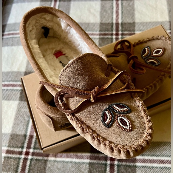 Kayak Cozy Suede Mocs in Oak - Picture 2 of 11